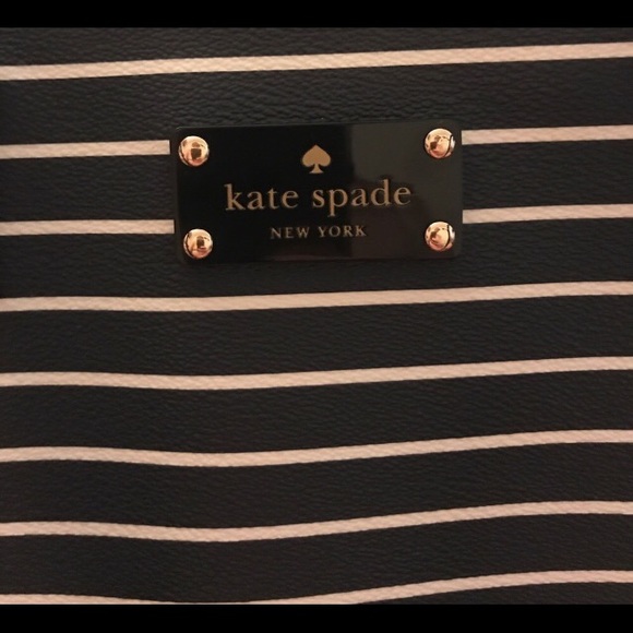 Kate Spade ♠️ Purse - Picture 6 of 8